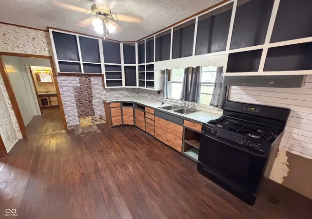 Photo 2 of Single family home for sale at 250 S Central St, Atlanta, IN 46031 | MLS# 22127415 | Listing updated on 2026-10-02