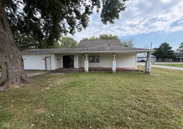 Photo 4 of Single family home for sale at 250 S Central St, Atlanta, IN 46031 | MLS# 22127415 | Listing updated on 2026-10-02