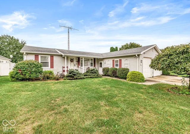 Single family home for sale at 411 Linden Dr, Spiceland, IN 47385 | MLS# 22127419