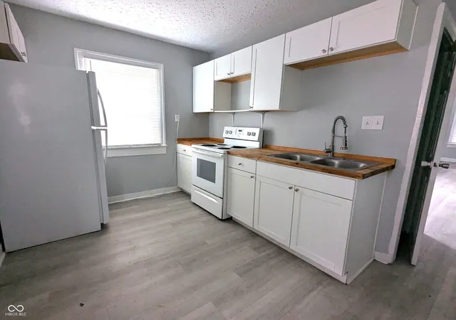 Photo 4 of Condo for sale at 820 N Drexel Ave, Indianapolis, IN 46201 | MLS# 22127422 | Listing updated on 2026-09-22