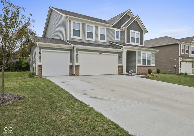 Photo 3 of Single family home for sale at 1528 Covington Blvd, Franklin, IN 46131 | MLS# 22127425 | Listing updated on 2026-10-05