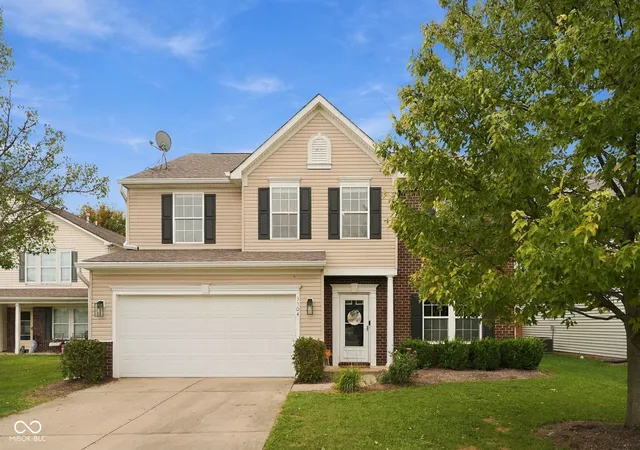 Photo 1 of Single family home for sale at 3304 Hurst St, Whiteland, IN 46184 | MLS# 22127430 | Listing updated on 2026-09-22