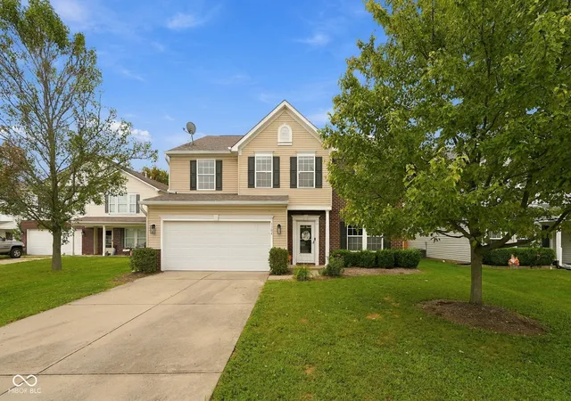 Photo 2 of Single family home for sale at 3304 Hurst St, Whiteland, IN 46184 | MLS# 22127430 | Listing updated on 2026-09-22