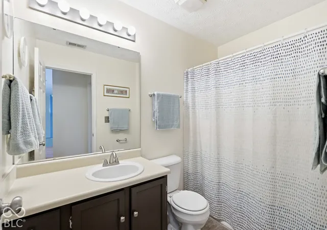 Photo 4 of Condo for sale at 7515 Reflections Dr #6-2, Indianapolis, IN 46214 | MLS# 22127436 | Listing updated on 2026-10-28