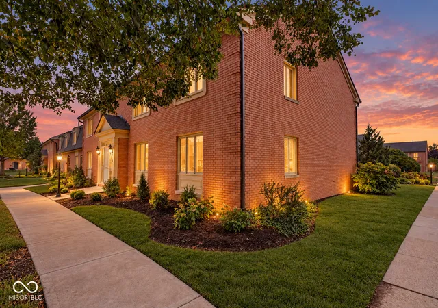 Photo 2 of Condo for sale at 8520 Canterbury E #A, Indianapolis, IN 46260 | MLS# 22127442 | Listing updated on 2026-09-22