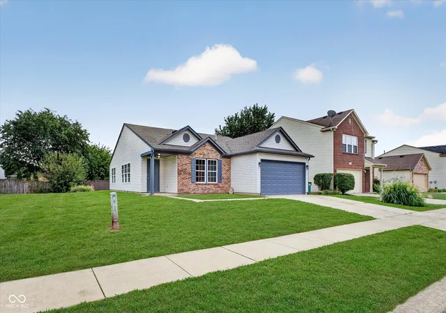 Photo 2 of Single family home for sale at 2203 Summerfield Dr, Plainfield, IN 46168 | MLS# 22127443 | Listing updated on 2026-09-22