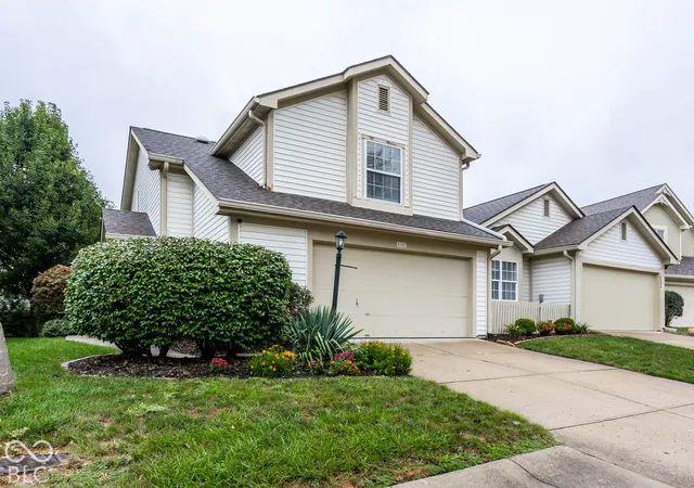 Townhouse for sale at 6532 Aintree Ter, Indianapolis, IN 46250 | MLS# 22127450