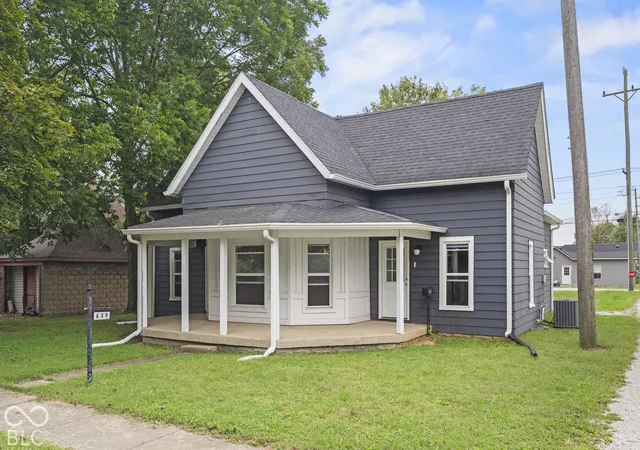 Photo 2 of Single family home for sale at 639 W Morgan St, Martinsville, IN 46151 | MLS# 22127453 | Listing updated on 2026-10-06