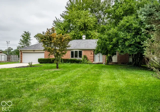 Photo 1 of Single family home for sale at 560 Golf Ln, Indianapolis, IN 46260 | MLS# 22127464 | Listing updated on 2026-10-01