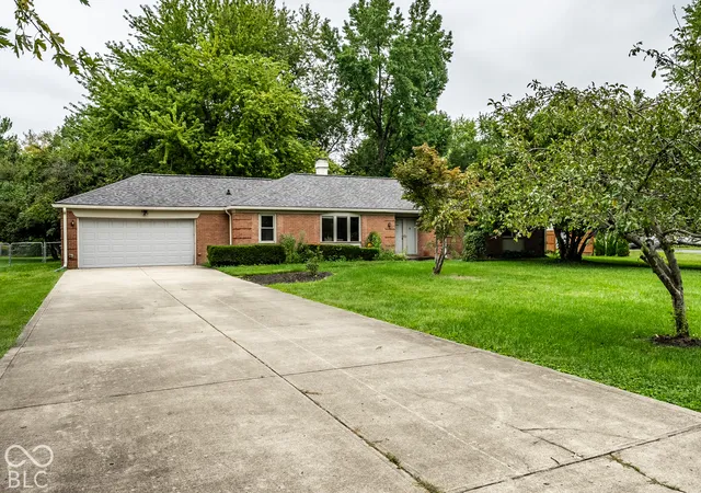 Photo 2 of Single family home for sale at 560 Golf Ln, Indianapolis, IN 46260 | MLS# 22127464 | Listing updated on 2026-10-01