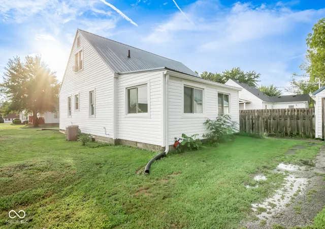 Photo 4 of Sale Pending at 90 N Park Dr, Scottsburg, IN 47170 | MLS# 22127466 | Listing updated on 2026-09-23