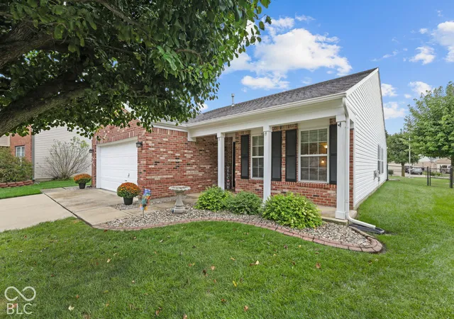 Photo 2 of Single family home for sale at 6519 Frankenberger Dr, Indianapolis, IN 46237 | MLS# 22127468 | Listing updated on 2026-10-01