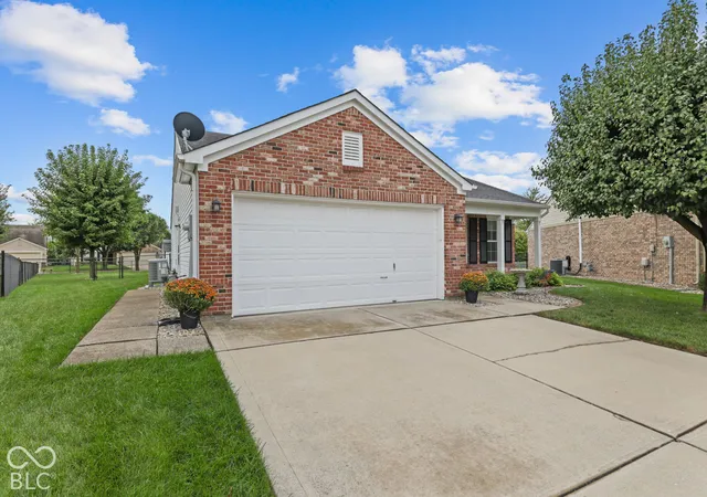 Photo 3 of Single family home for sale at 6519 Frankenberger Dr, Indianapolis, IN 46237 | MLS# 22127468 | Listing updated on 2026-10-01