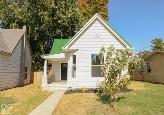 Single family home for sale at 50 W Poplar St, North Vernon, IN 47265 | MLS# 22127472
