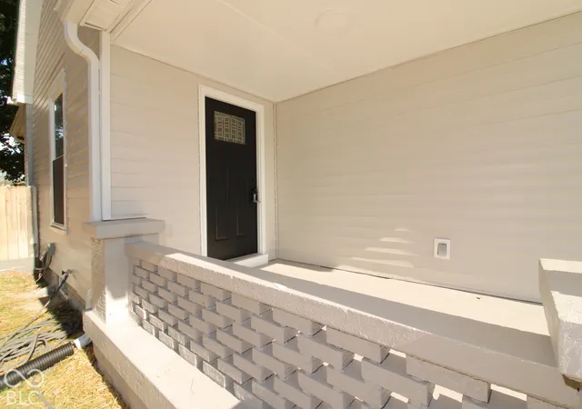 Photo 1 of Single family home for sale at 50 W Poplar St, North Vernon, IN 47265 | MLS# 22127472 | Listing updated on 2026-10-16