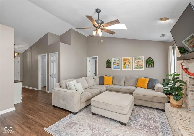 Photo 3 of Single family home for sale at 111 Brixton Woods E Dr, Pittsboro, IN 46167 | MLS# 22127508 | Listing updated on 2026-09-23