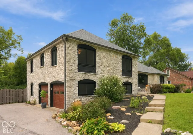 Photo 3 of Sale Pending at 4512 Dickson Rd, Indianapolis, IN 46226 | MLS# 22127511 | Listing updated on 2026-09-29