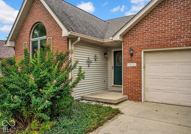 Photo 3 of Single family home for sale at 2470 Fairfax Ct, Columbus, IN 47203 | MLS# 22127514 | Listing updated on 2026-09-23