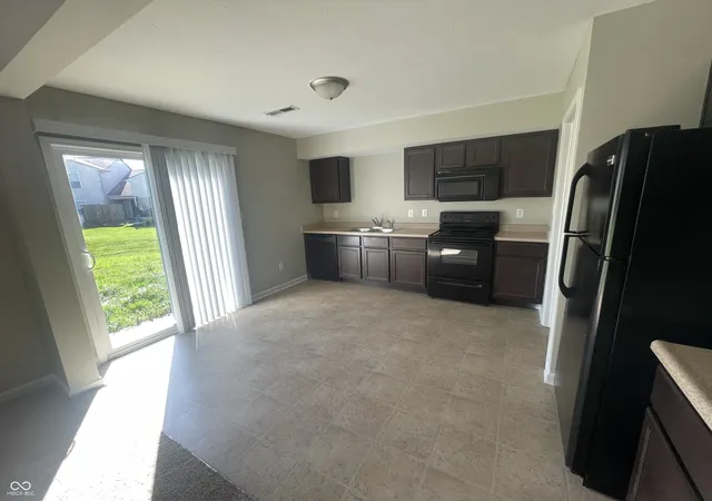 Photo 3 of Single family home for sale at 2005 Falcon Ct, Franklin, IN 46131 | MLS# 22127519 | Listing updated on 2026-09-22