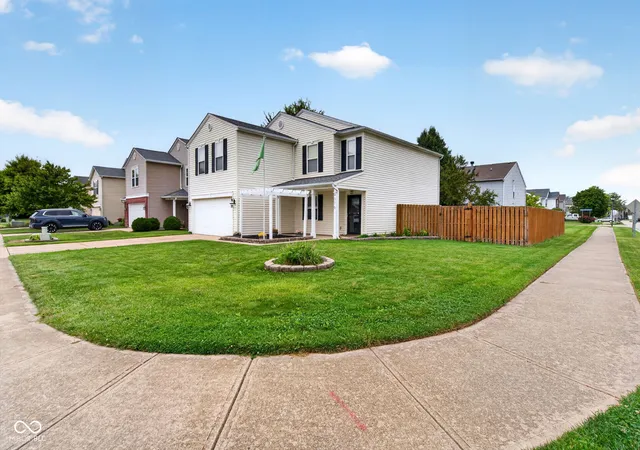 Photo 2 of Single family home for sale at 9376 W Constellation Dr, Pendleton, IN 46064 | MLS# 22127528 | Listing updated on 2026-09-23