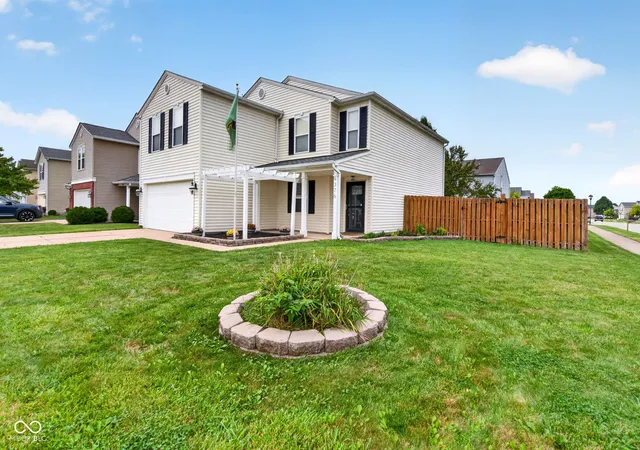 Photo 3 of Single family home for sale at 9376 W Constellation Dr, Pendleton, IN 46064 | MLS# 22127528 | Listing updated on 2026-09-23