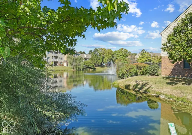 Photo 4 of Condo for sale at 4250 Village Pkwy Cir E #5, Indianapolis, IN 46254 | MLS# 22127537 | Listing updated on 2026-10-20