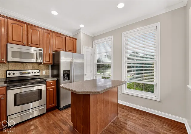 Photo 3 of Townhouse for sale at 8655 N Meridian St, Indianapolis, IN 46260 | MLS# 22127539 | Listing updated on 2026-10-06