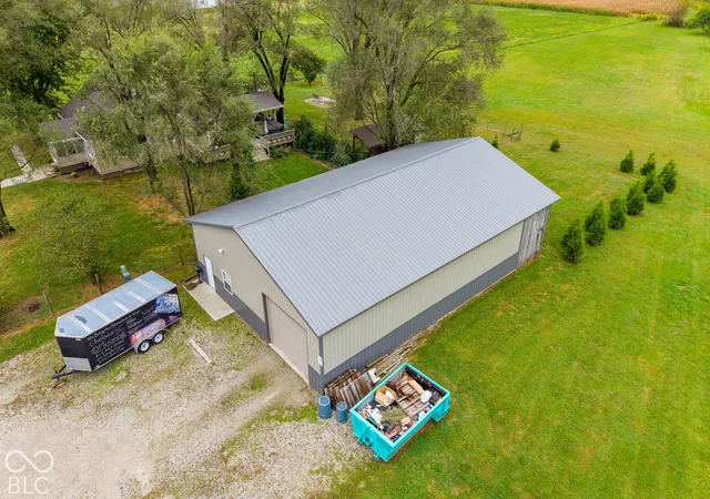 Photo 2 of Single family home for sale at 7303 E 400 South, Columbus, IN 47203 | MLS# 22127541 | Listing updated on 2026-10-03