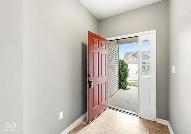 Photo 3 of Single family home for sale at 5350 Tanglewood Ln, Whitestown, IN 46075 | MLS# 22127550 | Listing updated on 2026-10-05