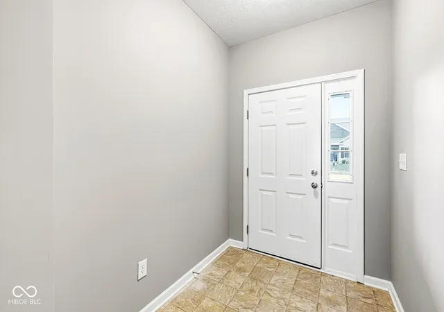 Photo 3 of Single family home for sale at 5350 Tanglewood Ln, Whitestown, IN 46075 | MLS# 22127550 | Listing updated on 2026-10-05