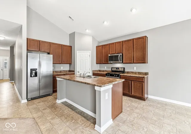 Photo 4 of Single family home for sale at 5350 Tanglewood Ln, Whitestown, IN 46075 | MLS# 22127550 | Listing updated on 2026-10-05