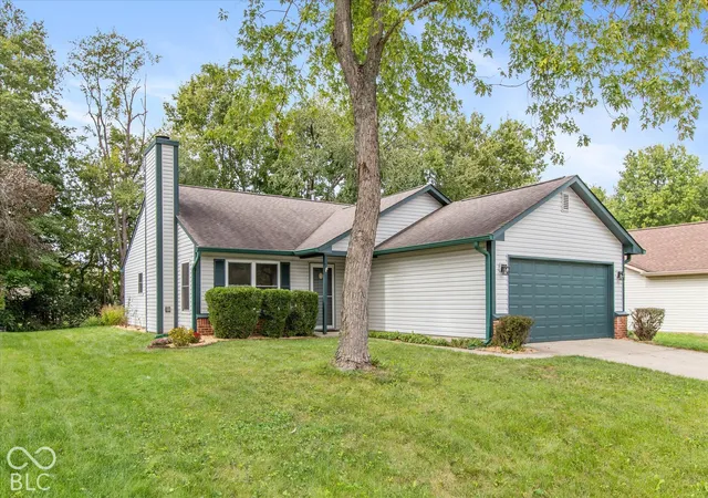 Photo 2 of Single family home for sale at 11450 Cherry Blossom W Dr, Fishers, IN 46038 | MLS# 22127551 | Listing updated on 2026-09-28