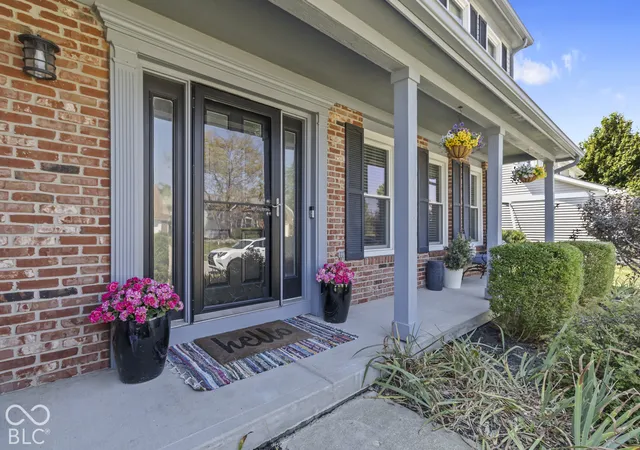 Photo 4 of Single family home for sale at 1067 Arlington Ct, Carmel, IN 46280 | MLS# 22127562 | Listing updated on 2026-09-23