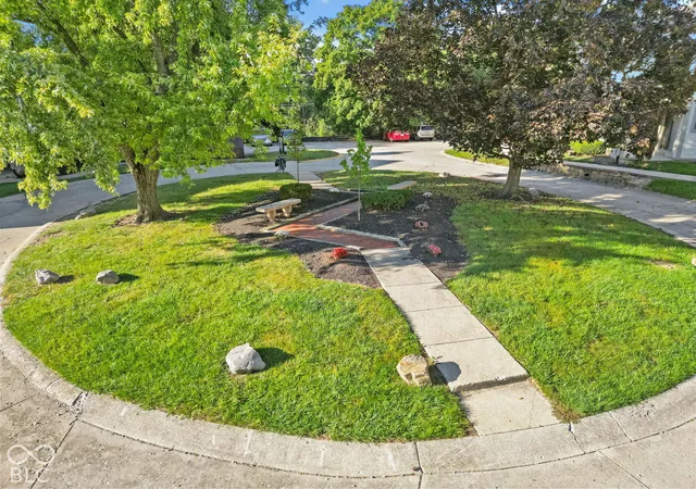 Photo 4 of Condo for sale at 2878 Eagles Crst Cir #B, Indianapolis, IN 46214 | MLS# 22127572 | Listing updated on 2026-10-20