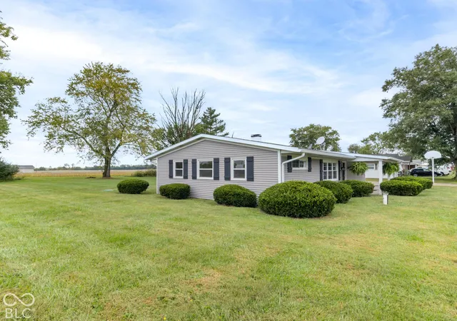 Photo 3 of Single family home for sale at 8846 W Dorsey Ct, Knightstown, IN 46148 | MLS# 22127585 | Listing updated on 2026-09-23