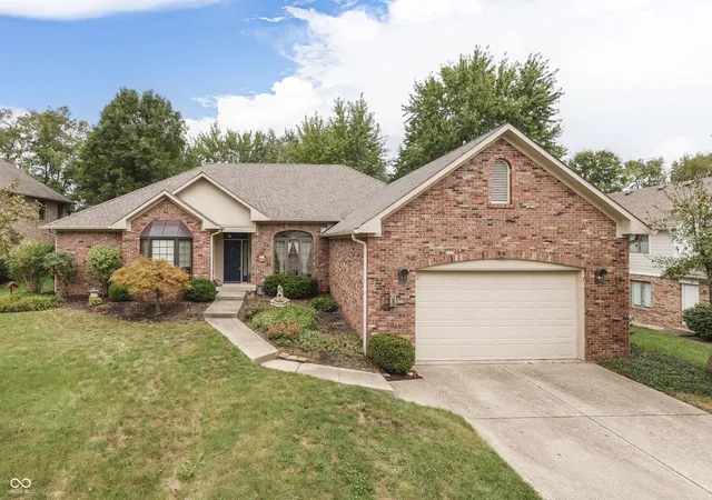 Photo 1 of Single family home for sale at 4944 Silver Springs Ct, Greenwood, IN 46142 | MLS# 22127593 | Listing updated on 2026-09-30