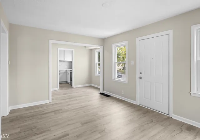 Photo 4 of Single family home for sale at 113 S 8th Avenue, Beech Grove, IN 46107 | MLS# 22127603 | Listing updated on 2026-09-22