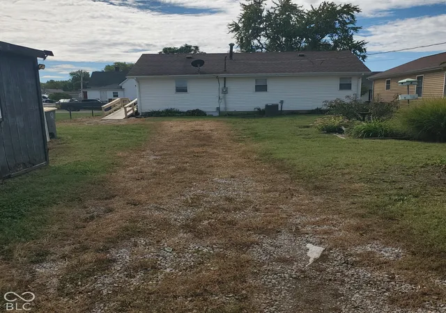 Photo 3 of Sale Pending at 706 W Laurel St, Seymour, IN 47274 | MLS# 22127611 | Listing updated on 2026-09-27