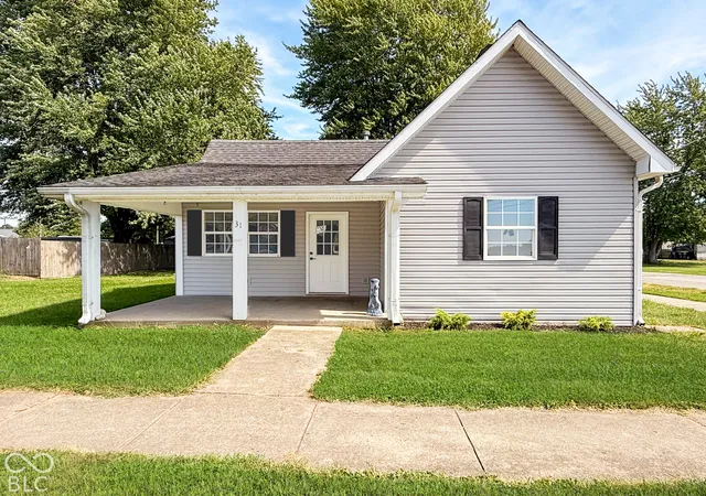 Photo 1 of Single family home for sale at 31 S Superior St, Alexandria, IN 46001 | MLS# 22127619 | Listing updated on 2026-09-26