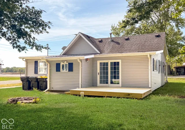 Photo 3 of Single family home for sale at 31 S Superior St, Alexandria, IN 46001 | MLS# 22127619 | Listing updated on 2026-09-26