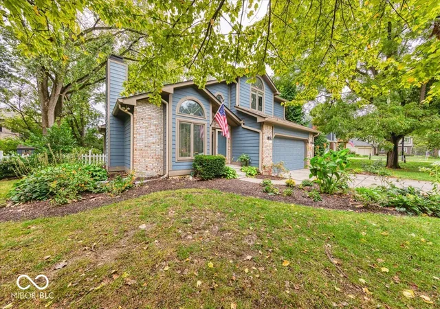 Photo 3 of Sale Pending at 135 W 88th Street, Indianapolis, IN 46260 | MLS# 22127621 | Listing updated on 2026-09-28
