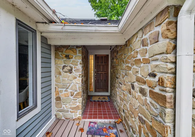 Photo 2 of Condo for sale at 8169 Upper Bay Ln, Indianapolis, IN 46236 | MLS# 22127639 | Listing updated on 2026-09-23