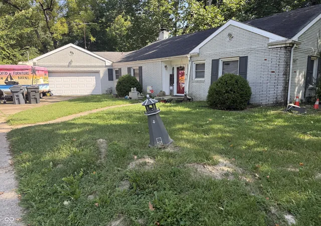 Single family home for sale at 632 Oxford Rd, Anderson, IN 46012 | MLS# 22127643