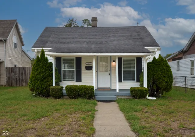 Photo 1 of Single family home for sale at 142 Cleveland St, Columbus, IN 47201 | MLS# 22127648 | Listing updated on 2026-09-23