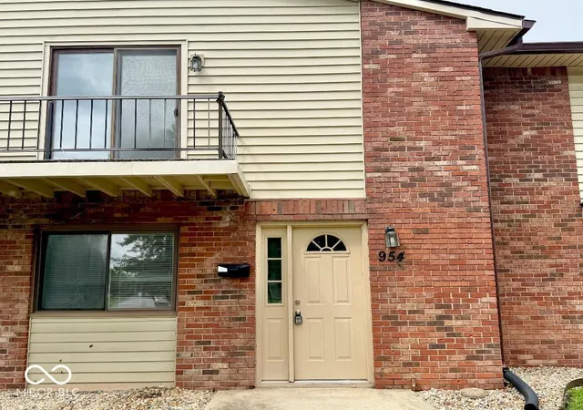 Photo 2 of Condo for sale at 954 Greenwood W, Greenwood, IN 46142 | MLS# 22127658 | Listing updated on 2026-09-23