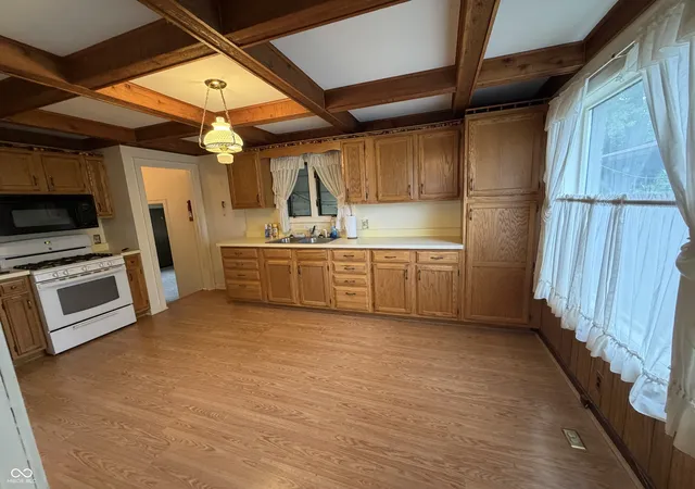 Photo 4 of Single family home for sale at 16 Lincoln Ave, Brownsburg, IN 46112 | MLS# 22127680 | Listing updated on 2026-09-23