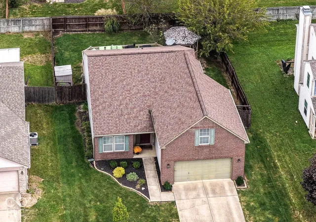 Photo 2 of Sale Pending at 6132 Glebe Dr, Indianapolis, IN 46237 | MLS# 22127681 | Listing updated on 2026-10-02