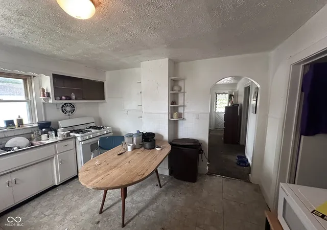 Photo 2 of Single family home for sale at 1305 E 26th Street, Anderson, IN 46016 | MLS# 22127684 | Listing updated on 2026-09-23