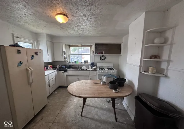 Photo 3 of Single family home for sale at 1305 E 26th Street, Anderson, IN 46016 | MLS# 22127684 | Listing updated on 2026-09-23