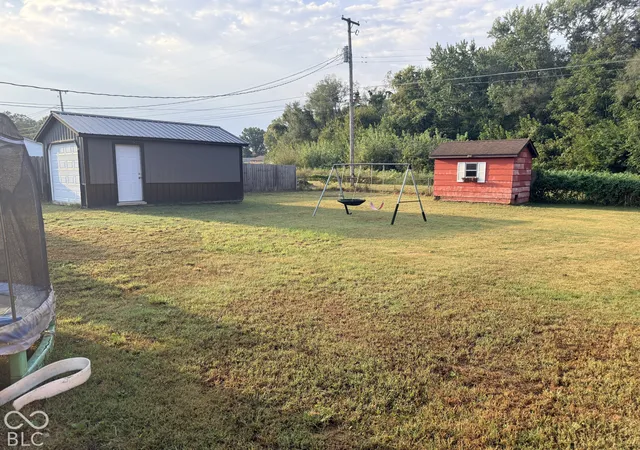 Photo 3 of Single family home for sale at 2600 E Thomas Ave, Terre Haute, IN 47805 | MLS# 22127687 | Listing updated on 2026-09-25